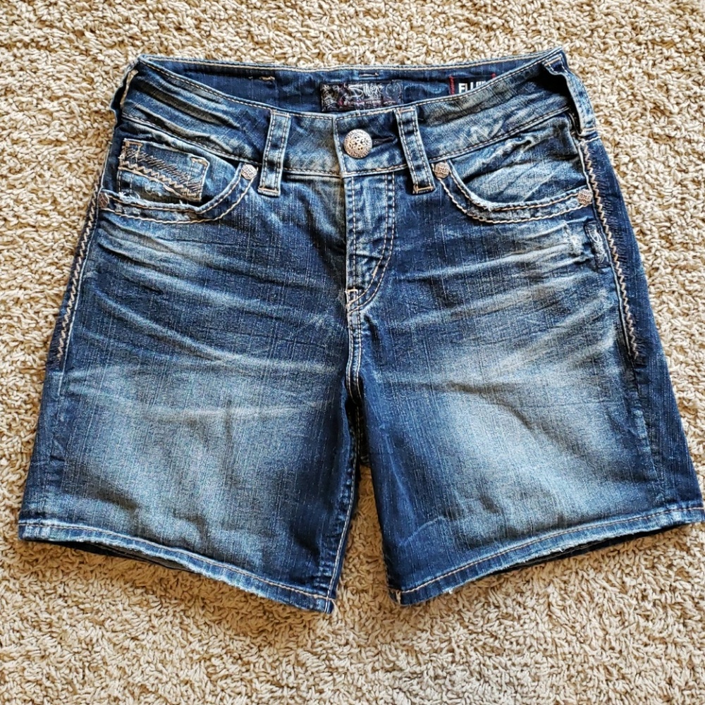Silver Distressed Blue Jean Mid Shorts Size 26